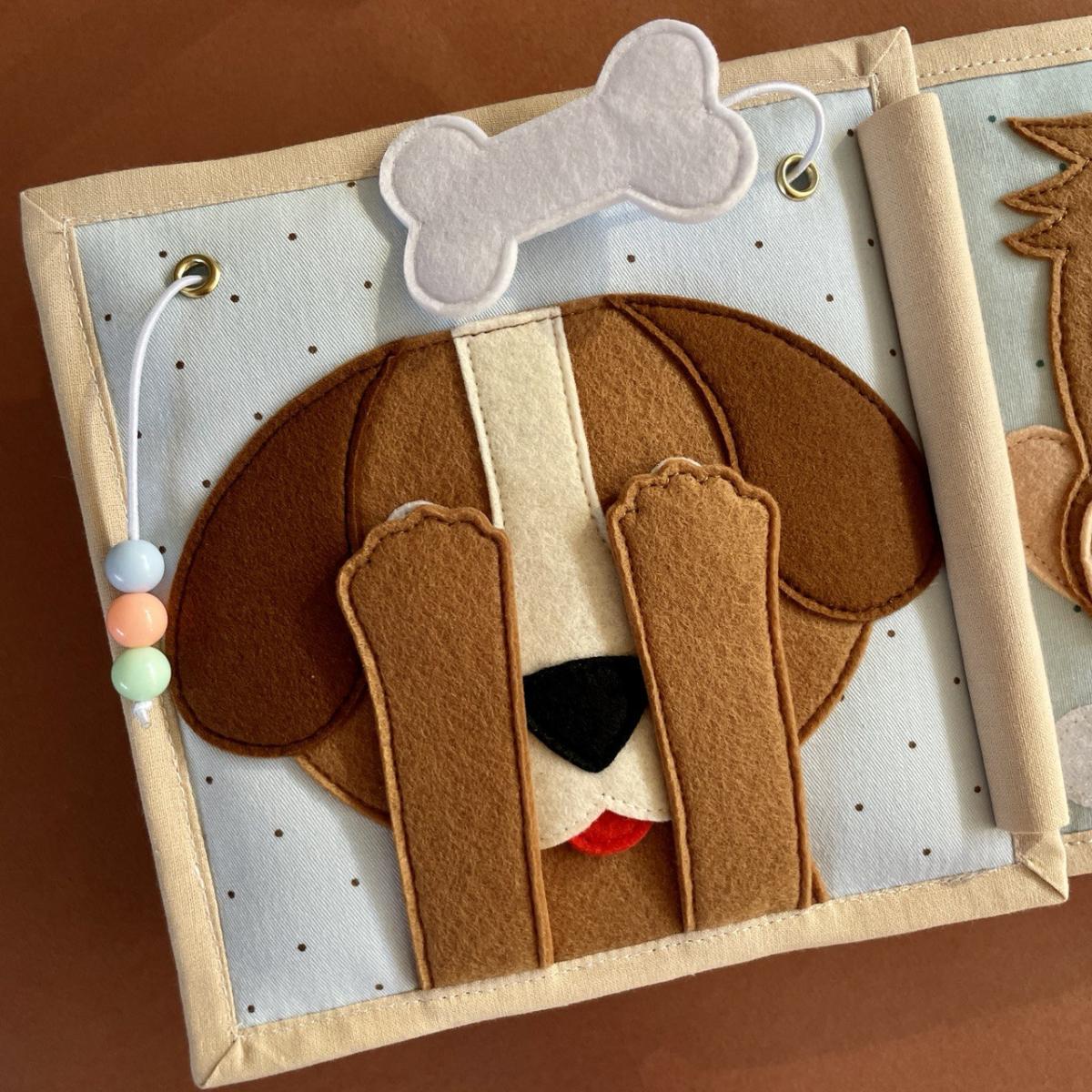 Pagina sensoriale cagnolino per un Quiet Book personalizzato 